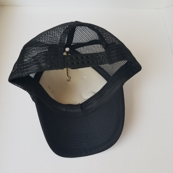 Embroidered hat - Picture 4 of 6